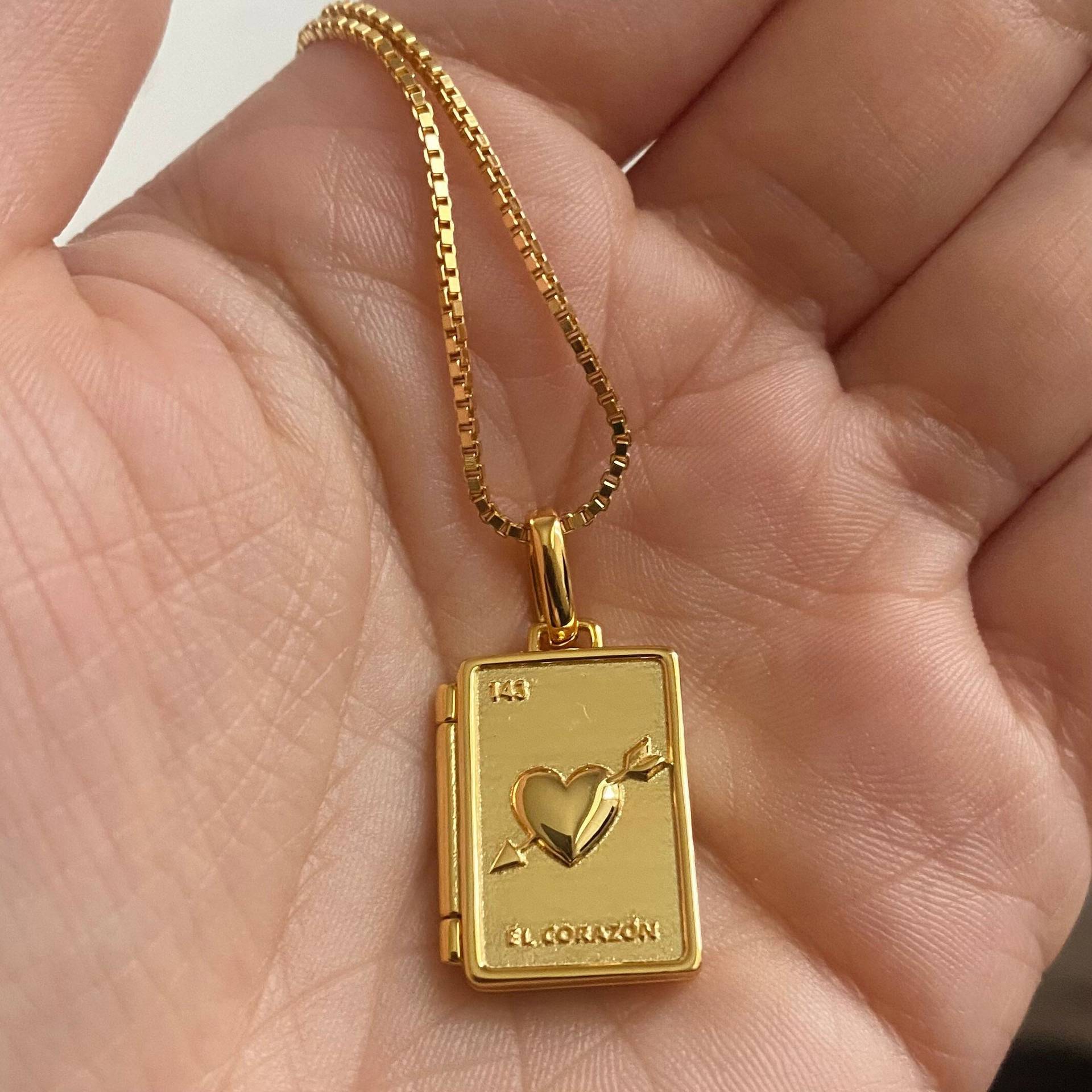 Wholesale Titanium Steel 14K Gold Moon Heart Album Photo Frame Necklace